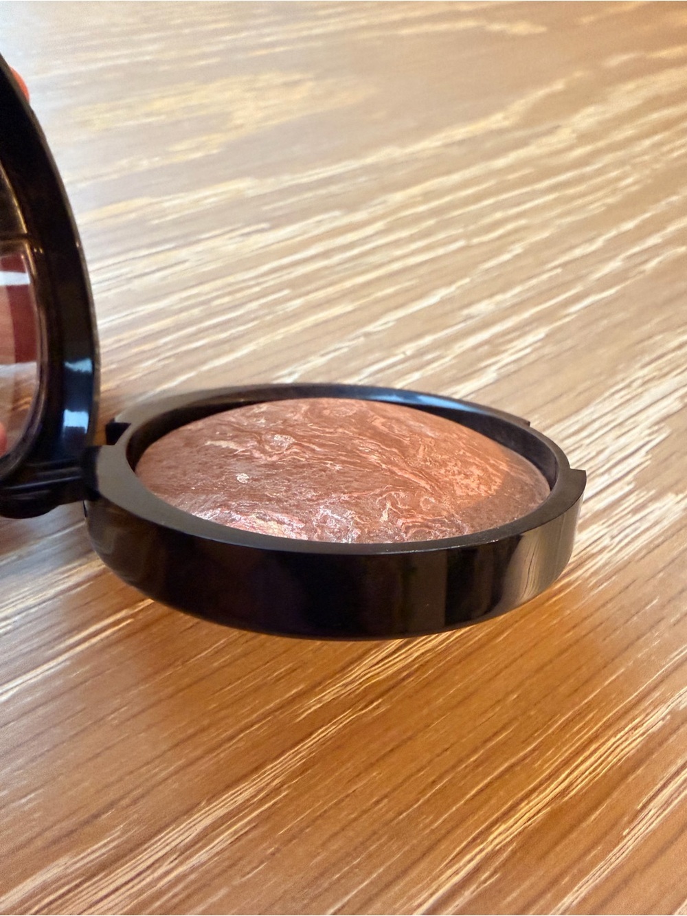 Laura Geller Baked Bronzer & Highlighter - Shimmering Copper - Picture 2 of 4